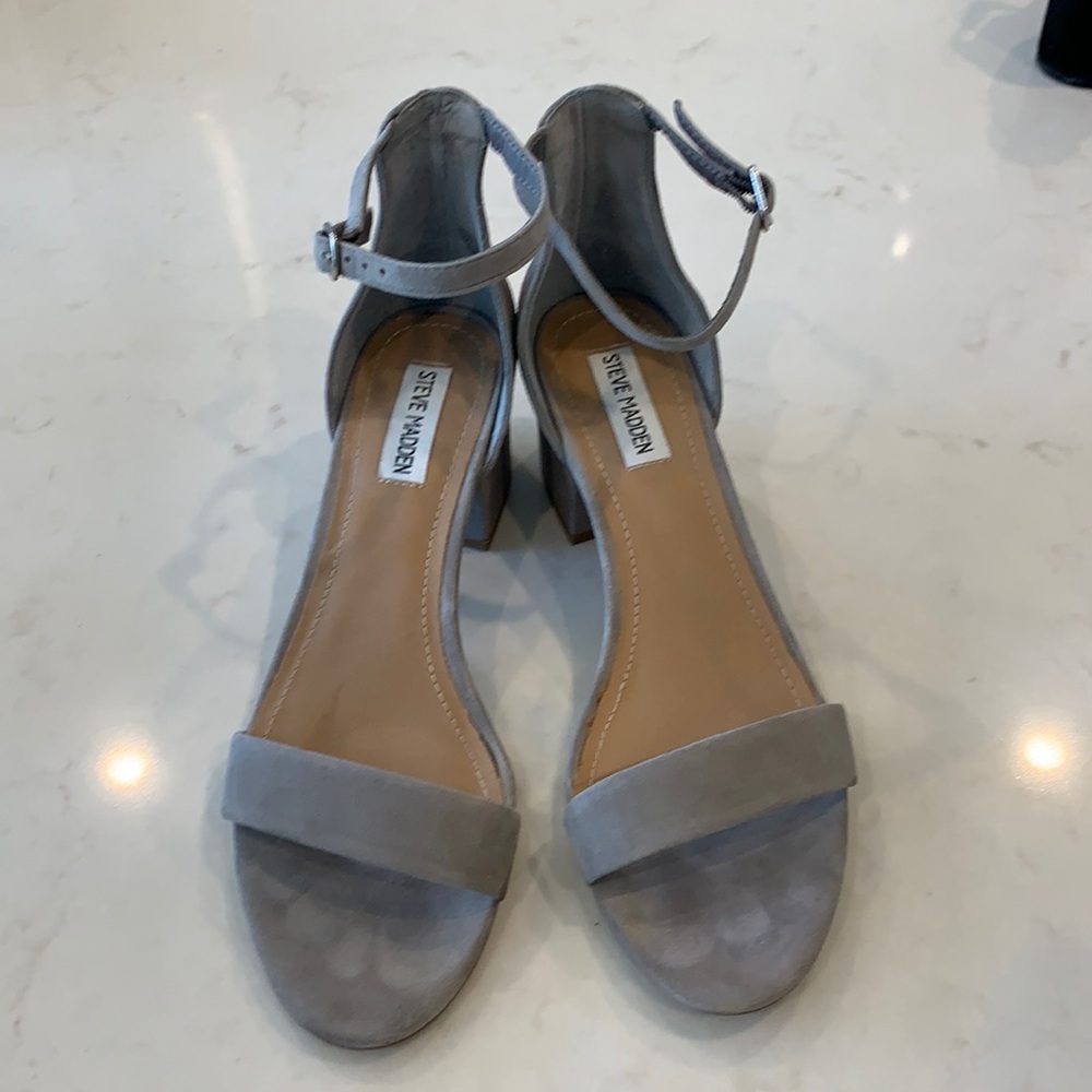 Steve Madden Gray Suede Block Heel Sandal sz 9